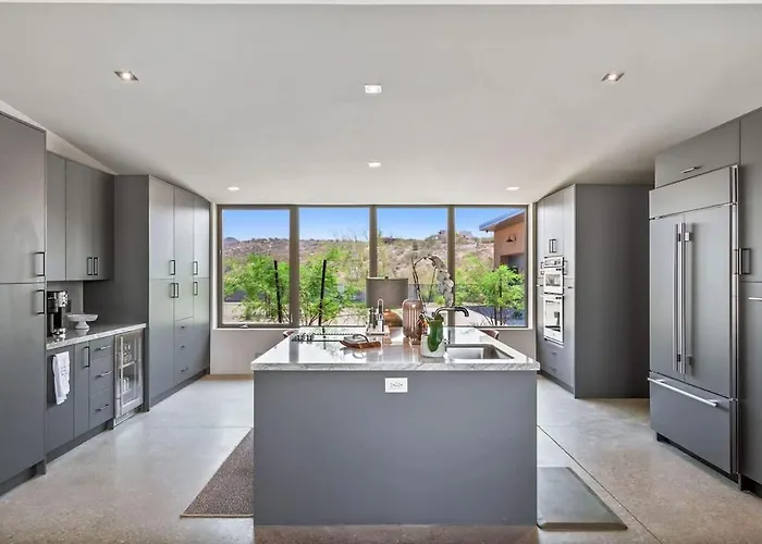 Paradise Canyon Retreat - 3 Private Estates *